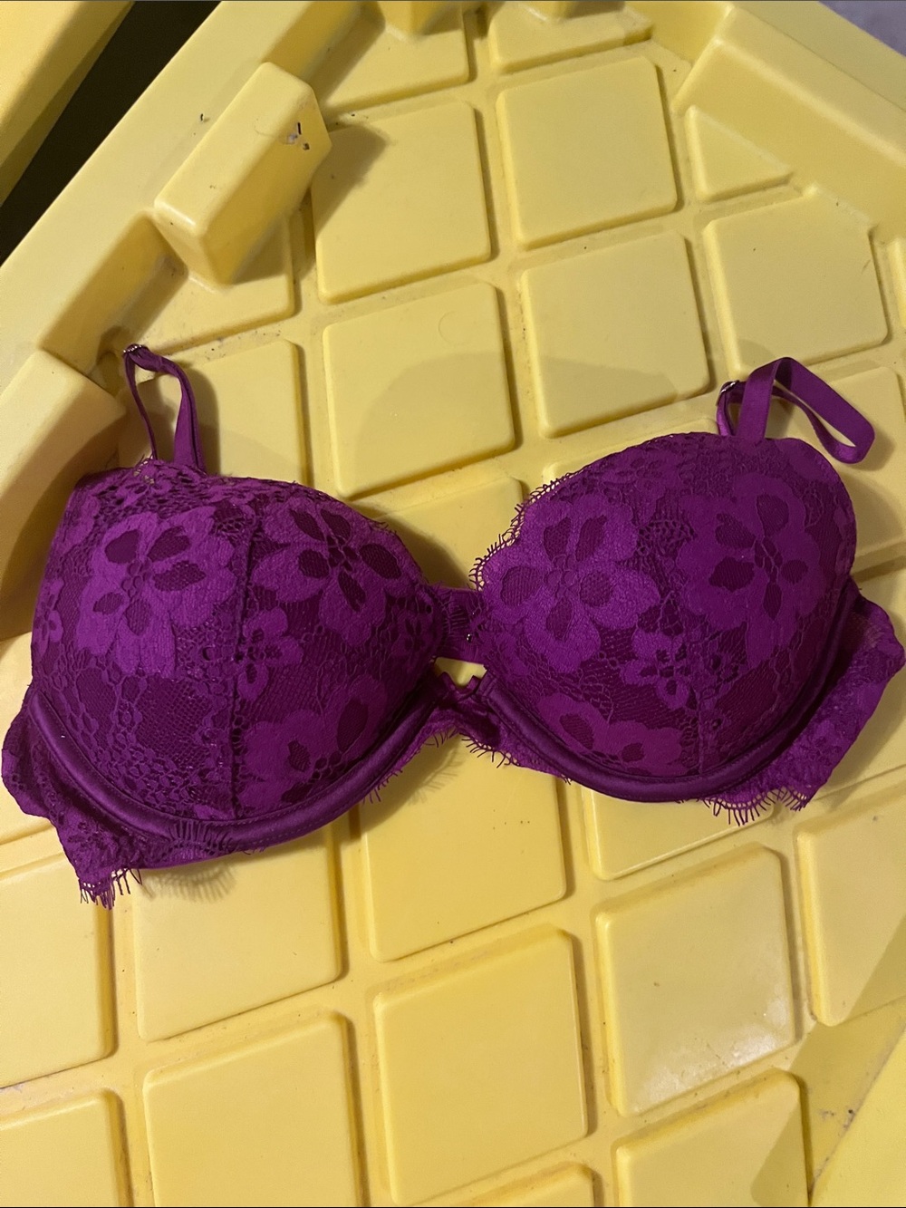 Victoria’s Secret dream angels push up 32C